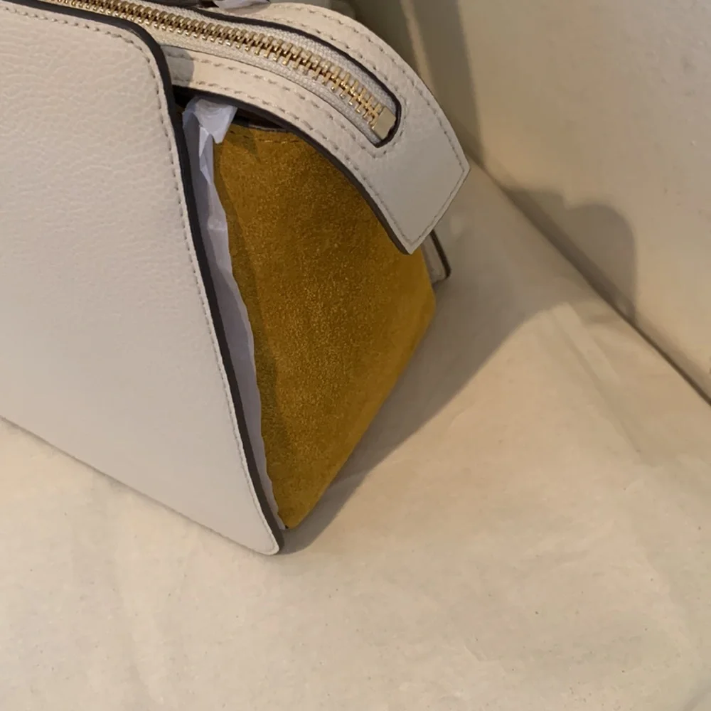 Tory Burch Robinson Colorblock Small Leather Tote
TORY BURCH - Picture 10 of 16